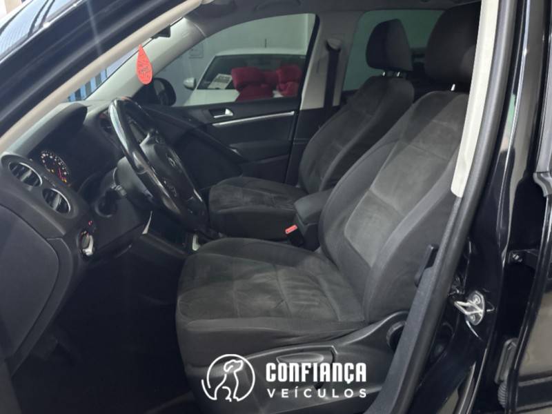 VOLKSWAGEN - TIGUAN - 2012/2012 - Preta - R$ 59.900,00