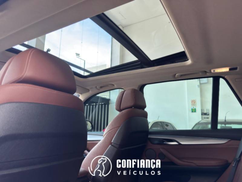 BMW - X5 - 2017/2018 - Azul - R$ 215.900,00