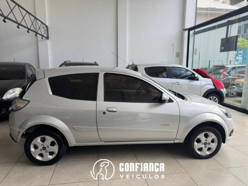 FORD - KA - 2012/2012 - Prata - R$ 30.900,00