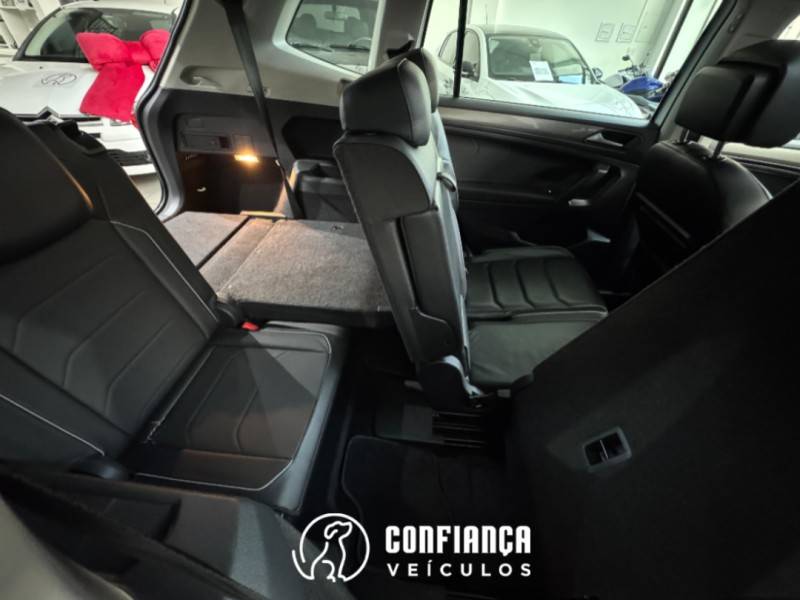 VOLKSWAGEN - TIGUAN - 2018/2019 - Branca - R$ 119.900,00