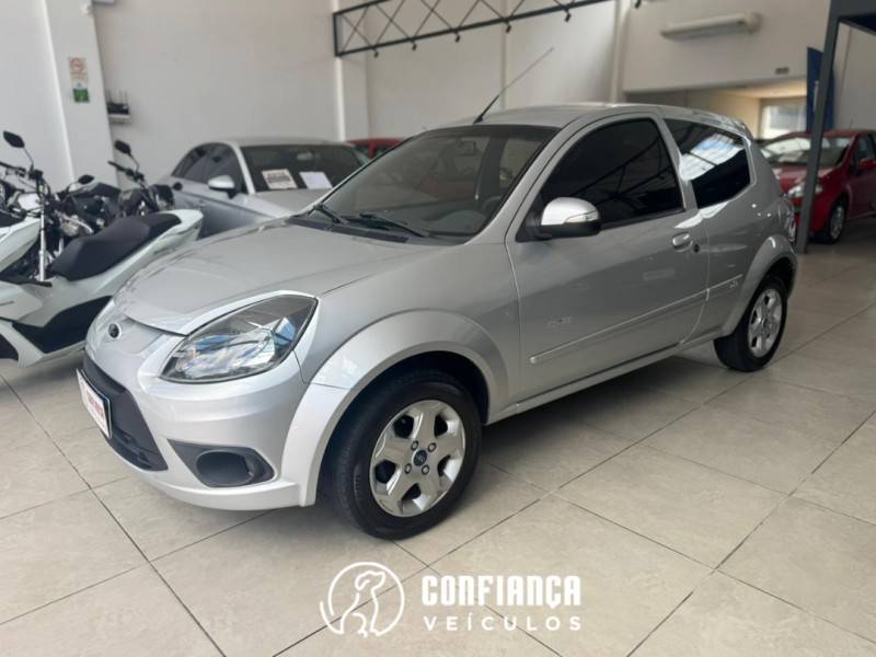 FORD - KA - 2012/2012 - Prata - R$ 30.900,00