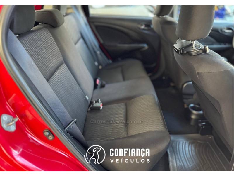 TOYOTA - ETIOS - 2017/2018 - Vermelha - R$ 61.900,00