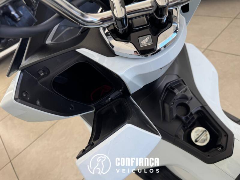 HONDA - PCX - 2023/2023 - Branca - R$ 20.900,00