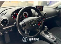 AUDI - A3 - 2014/2014 - Prata - R$ 74.900,00