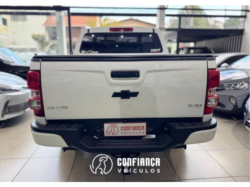 CHEVROLET - S10 - 2014/2015 - Branca - R$ 106.900,00