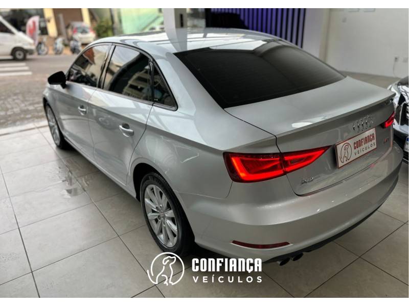 AUDI - A3 - 2014/2014 - Prata - R$ 71.900,00