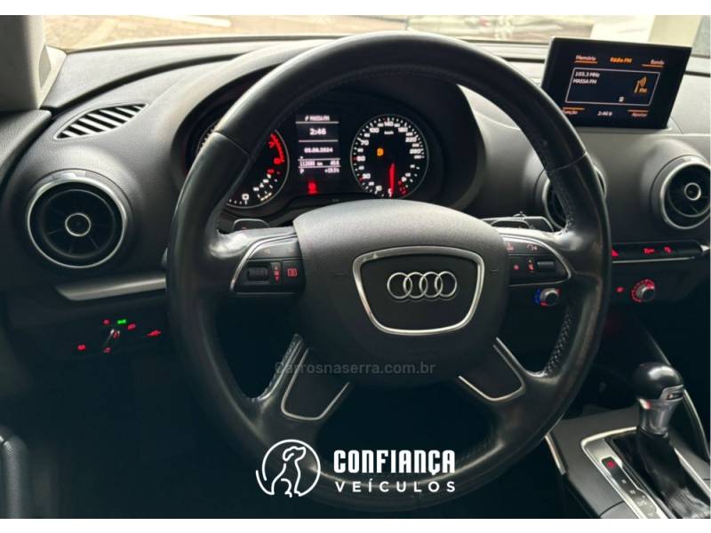 AUDI - A3 - 2014/2014 - Prata - R$ 74.900,00