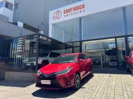 TOYOTA - YARIS - 2022/2023 - Vermelha - R$ 96.900,00