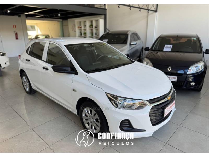 CHEVROLET - ONIX - 2020/2020 - Branca - R$ 65.900,00