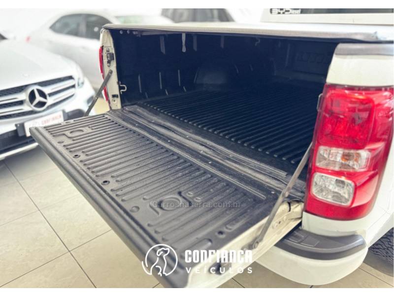 CHEVROLET - S10 - 2014/2015 - Branca - R$ 106.900,00