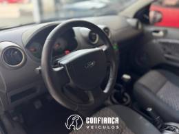 FORD - FIESTA - 2002/2003 - Prata - R$ 19.900,00