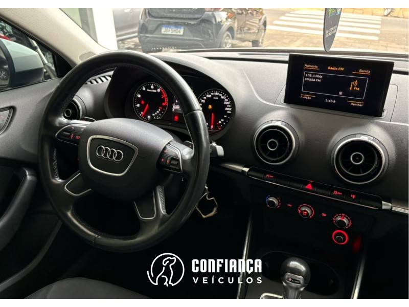 AUDI - A3 - 2014/2014 - Prata - R$ 71.900,00