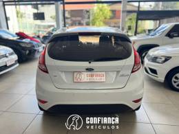 FORD - FIESTA - 2014/2015 - Branca - R$ 45.900,00