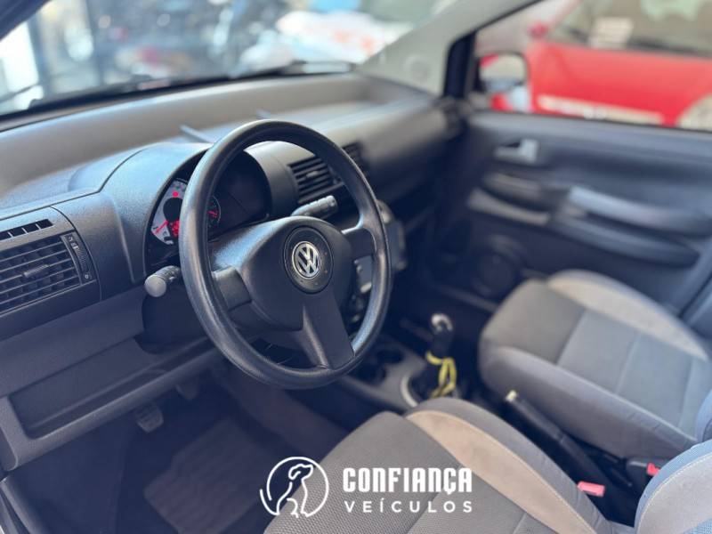 VOLKSWAGEN - CROSSFOX - 2009/2010 - Prata - R$ 37.900,00