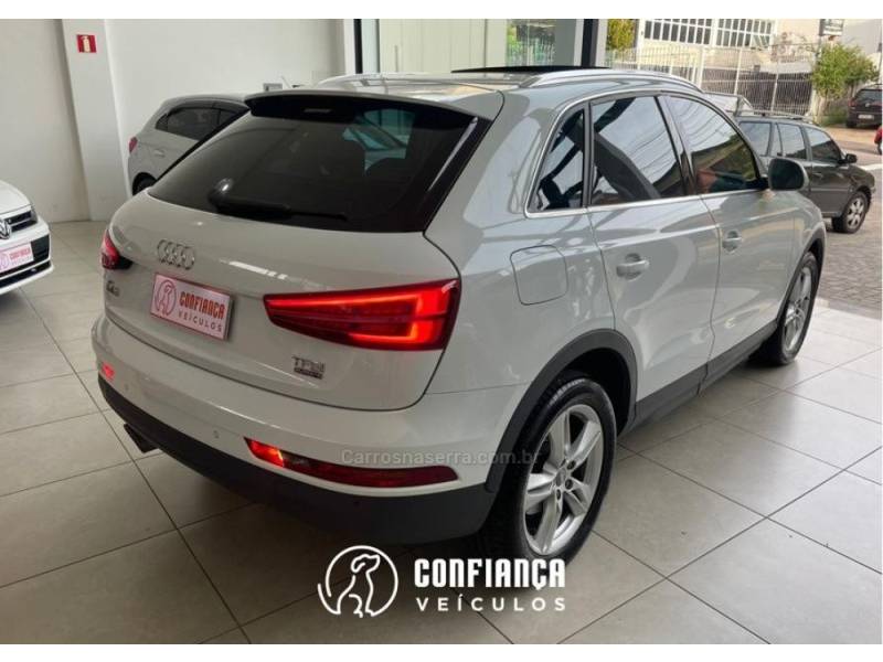 AUDI - Q3 - 2015/2016 - Branca - R$ 99.900,00