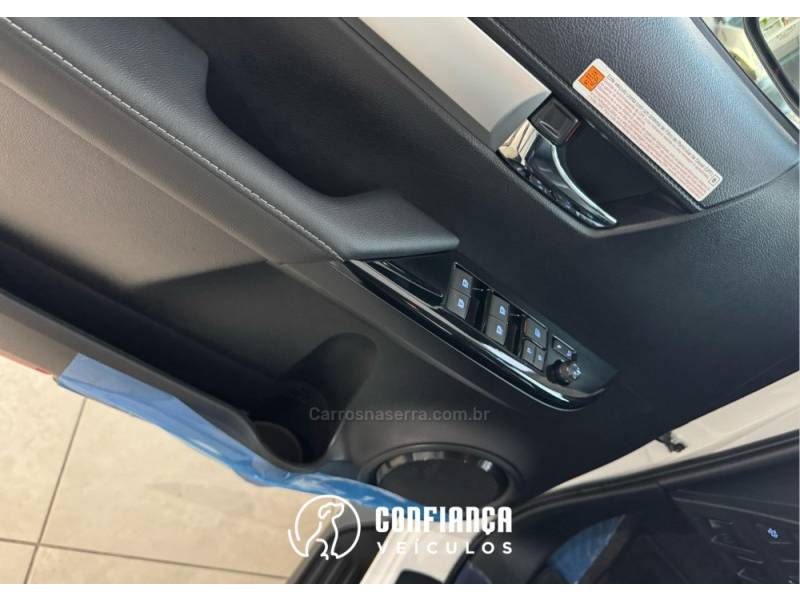 TOYOTA - HILUX - 2024/2024 - Branca - R$ 285.900,00