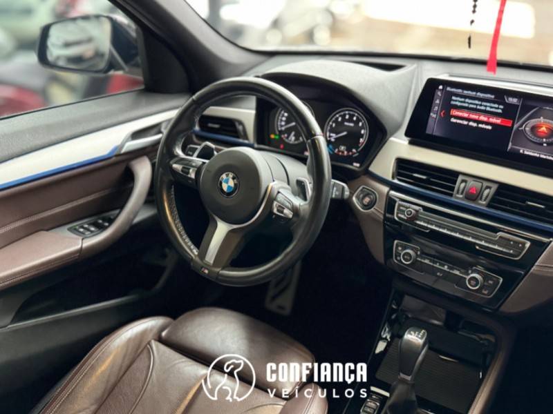 BMW - X1 - 2020/2021 - Preta - R$ 194.900,00