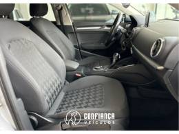 AUDI - A3 - 2014/2014 - Prata - R$ 71.900,00