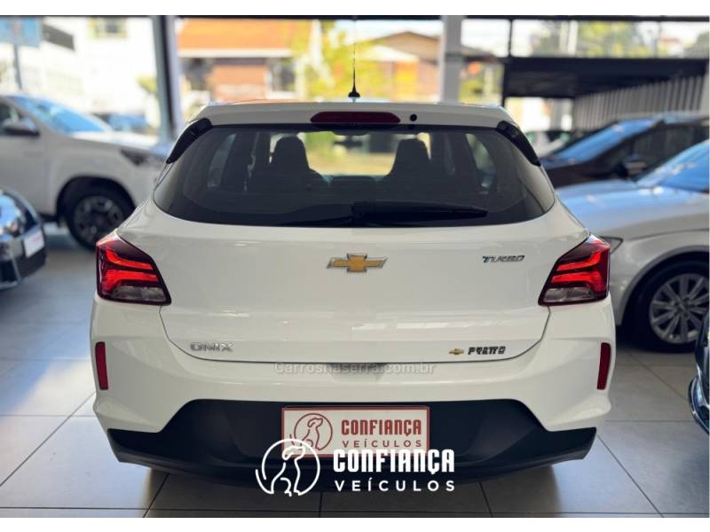 CHEVROLET - ONIX - 2020/2020 - Branca - R$ 65.900,00