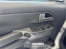 VOLKSWAGEN - CROSSFOX - 2009/2010 - Prata - R$ 37.900,00