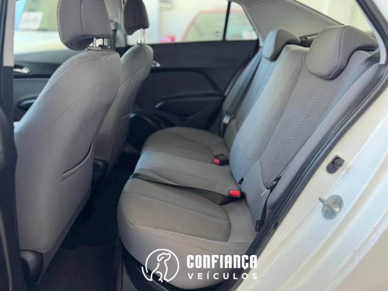 HYUNDAI - HB20S - 2015/2015 - Branca - R$ 55.900,00