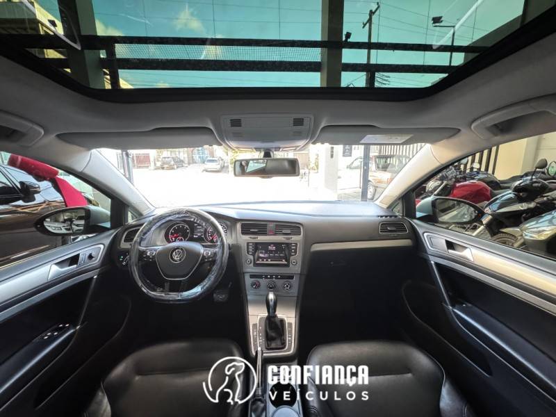 VOLKSWAGEN - GOLF - 2015/2015 - Prata - R$ 76.900,00