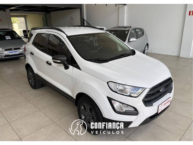 FORD - ECOSPORT - 2017/2018 - Branca - R$ 74.900,00