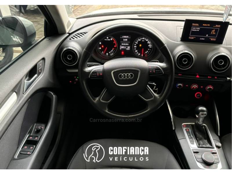 AUDI - A3 - 2014/2014 - Prata - R$ 74.900,00