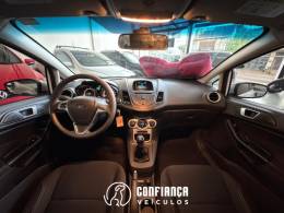 FORD - FIESTA - 2014/2015 - Branca - R$ 45.900,00