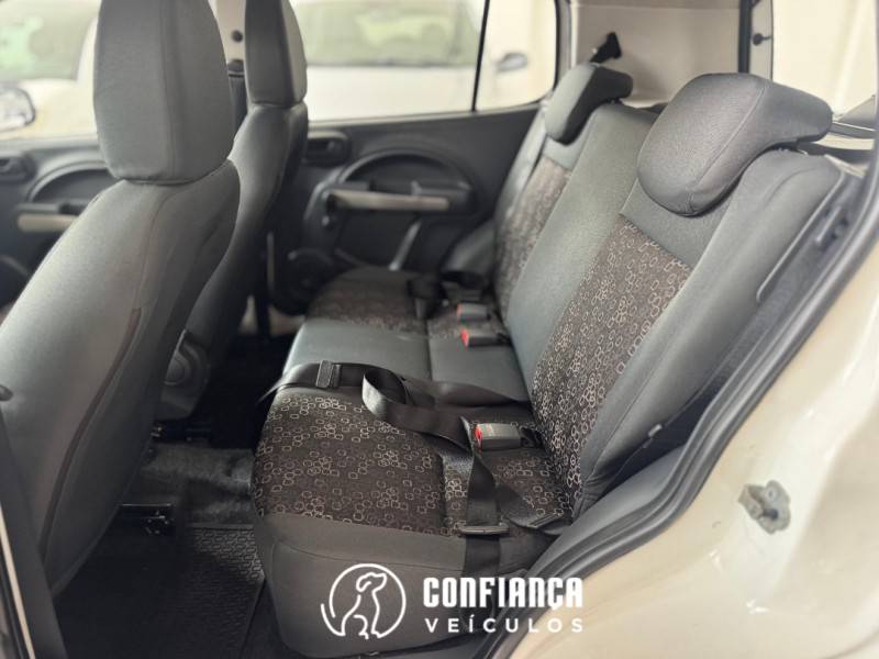 FIAT - UNO - 2010/2012 - Branca - R$ 30.900,00