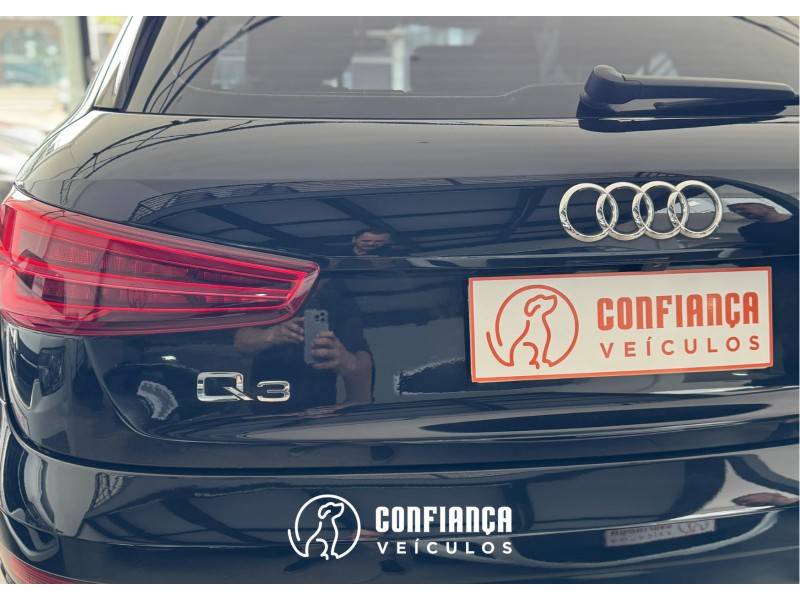 AUDI - Q3 - 2017/2018 - Preta - R$ 129.900,00