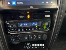 TOYOTA - HILUX SW4 - 2024/2024 - Branca - R$ 342.900,00