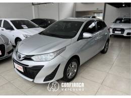 TOYOTA - YARIS - 2020/2021 - Prata - R$ 84.900,00