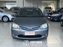 TOYOTA - ETIOS - 2015/2015 - Cinza - R$ 45.900,00