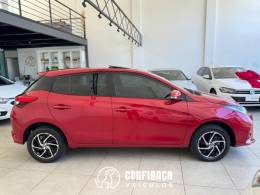 TOYOTA - YARIS - 2022/2023 - Vermelha - R$ 102.900,00